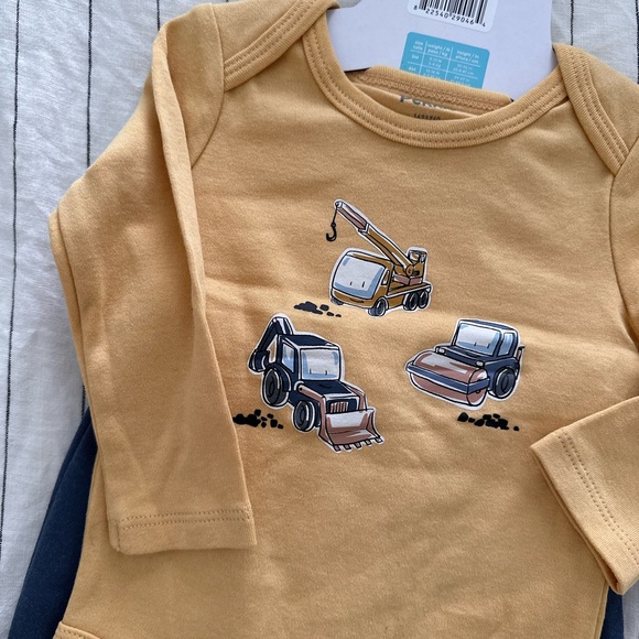 Baby Clothing Set with Stripes and Patterns - Picture 7 of 9